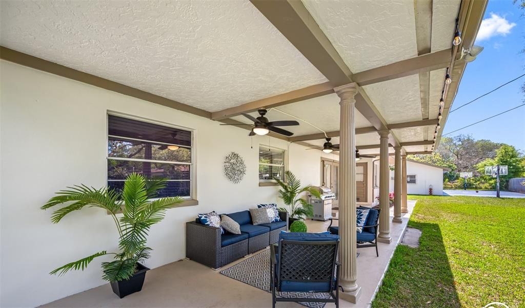 For Sale: $1,550,000 (6 beds, 3 baths, 2506 Square Feet)