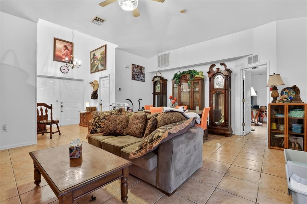 For Sale: $344,900 (3 beds, 2 baths, 1899 Square Feet)