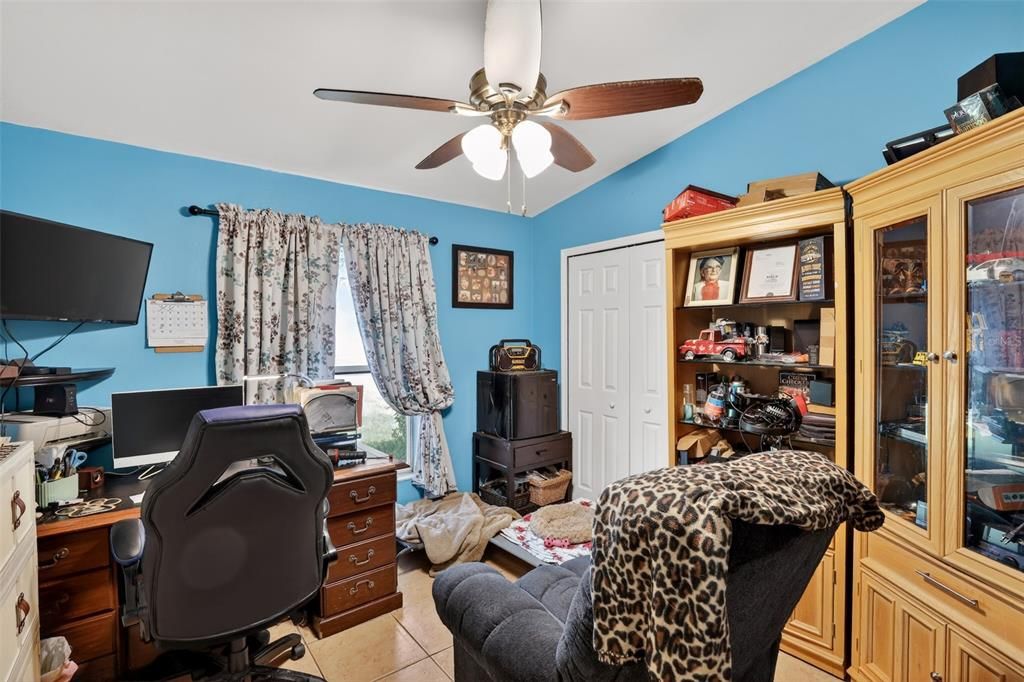 For Sale: $344,900 (3 beds, 2 baths, 1899 Square Feet)