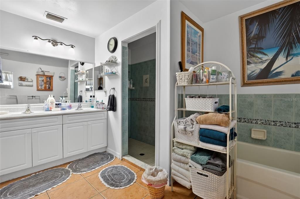 For Sale: $344,900 (3 beds, 2 baths, 1899 Square Feet)
