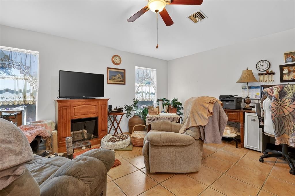 For Sale: $344,900 (3 beds, 2 baths, 1899 Square Feet)