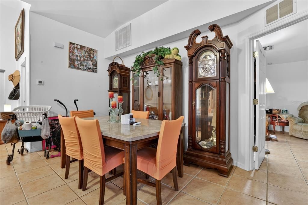 For Sale: $344,900 (3 beds, 2 baths, 1899 Square Feet)