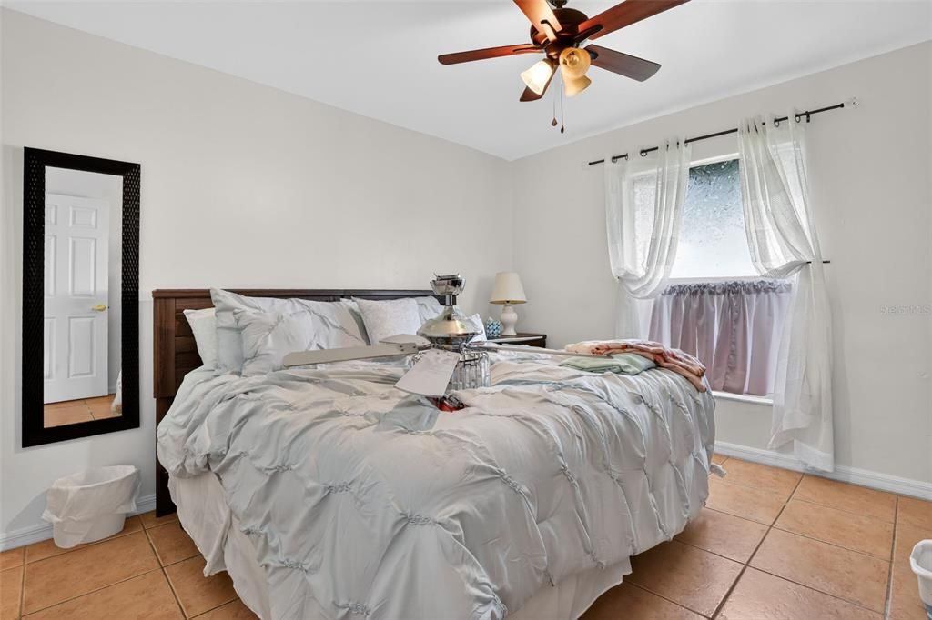 For Sale: $344,900 (3 beds, 2 baths, 1899 Square Feet)