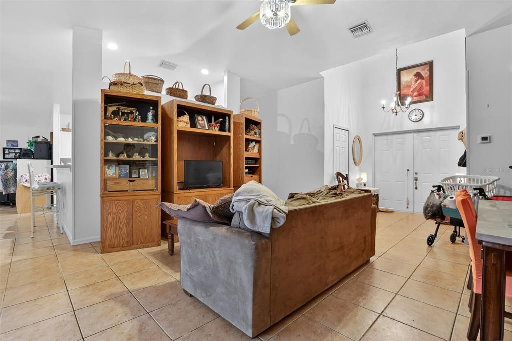 For Sale: $344,900 (3 beds, 2 baths, 1899 Square Feet)