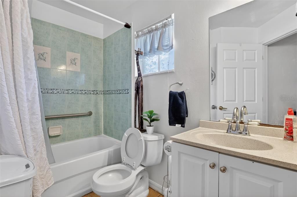 For Sale: $344,900 (3 beds, 2 baths, 1899 Square Feet)