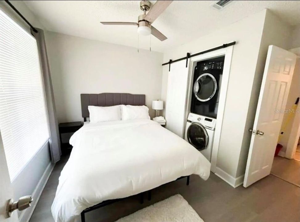 For Rent: $1,999 (3 beds, 1 baths, 884 Square Feet)