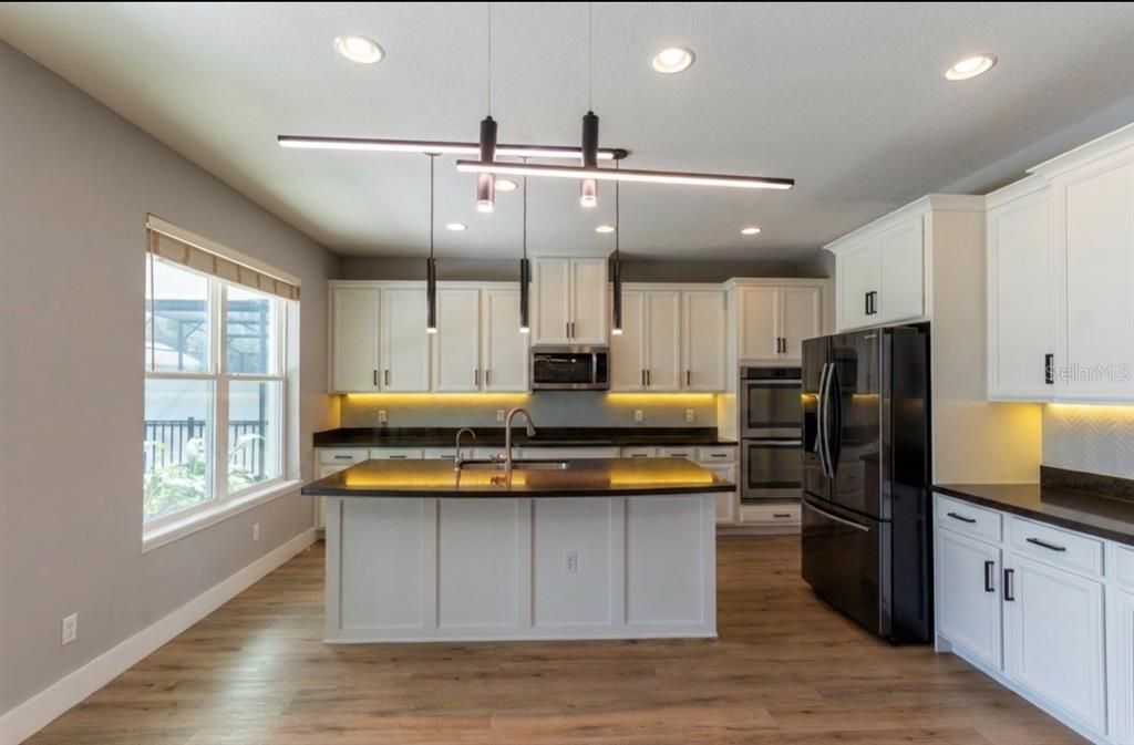 For Sale: $849,000 (4 beds, 3 baths, 3061 Square Feet)