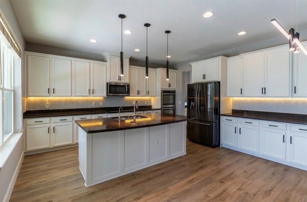 For Sale: $849,000 (4 beds, 3 baths, 3061 Square Feet)
