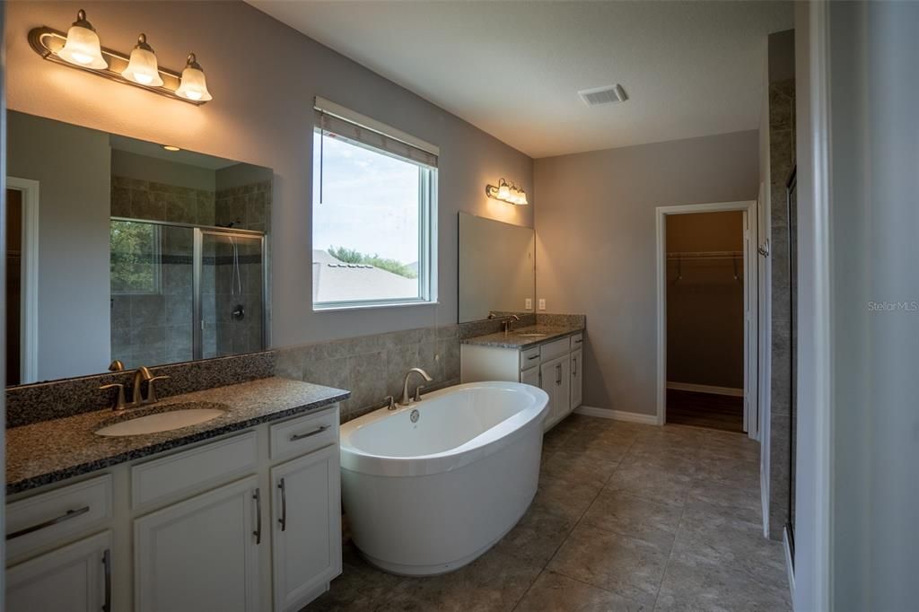 For Sale: $849,000 (4 beds, 3 baths, 3061 Square Feet)