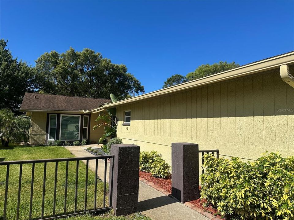 For Sale: $305,000 (3 beds, 2 baths, 1346 Square Feet)
