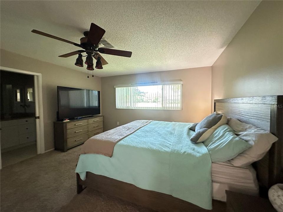 For Sale: $305,000 (3 beds, 2 baths, 1346 Square Feet)