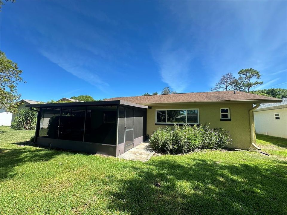 For Sale: $305,000 (3 beds, 2 baths, 1346 Square Feet)