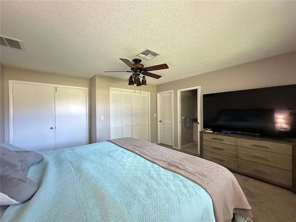 For Sale: $305,000 (3 beds, 2 baths, 1346 Square Feet)