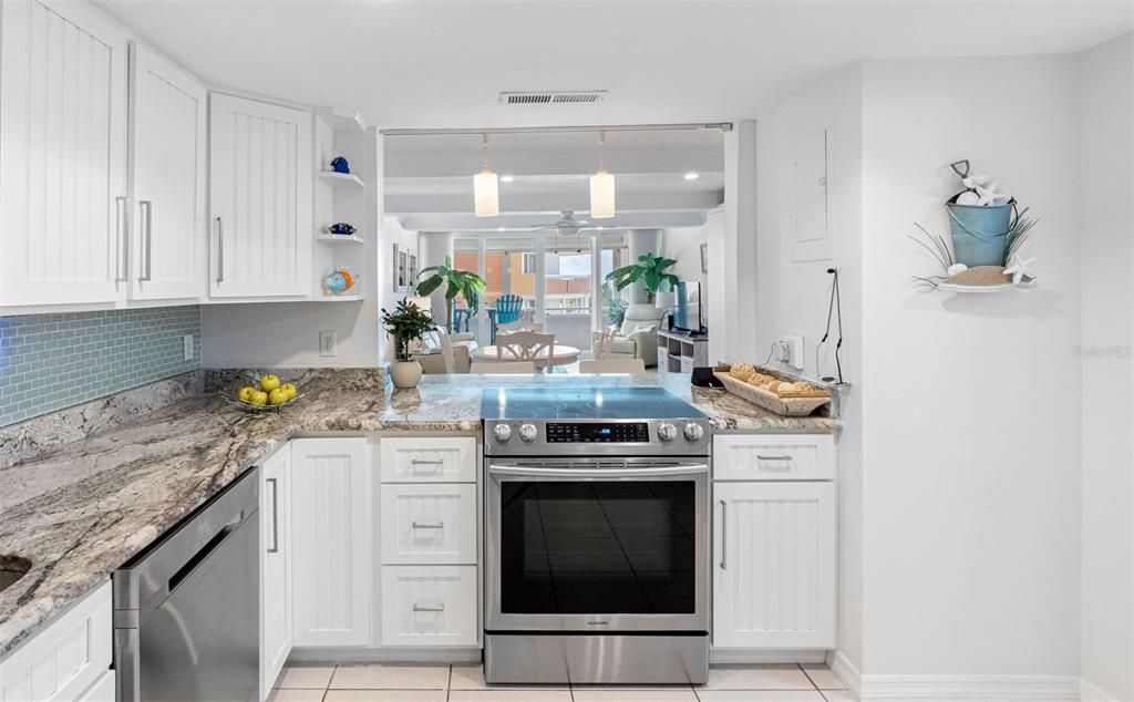 For Sale: $500,000 (1 beds, 1 baths, 1060 Square Feet)