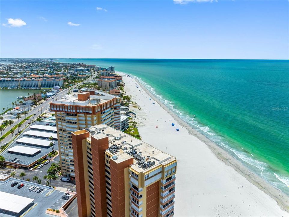 For Sale: $500,000 (1 beds, 1 baths, 1060 Square Feet)