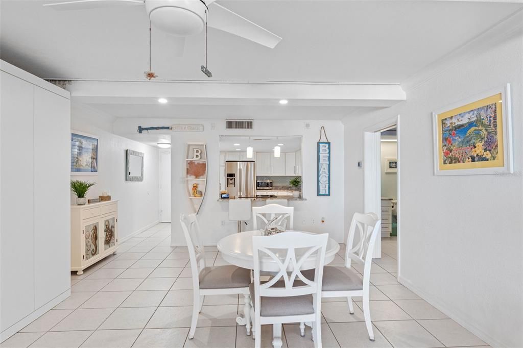 For Sale: $500,000 (1 beds, 1 baths, 1060 Square Feet)