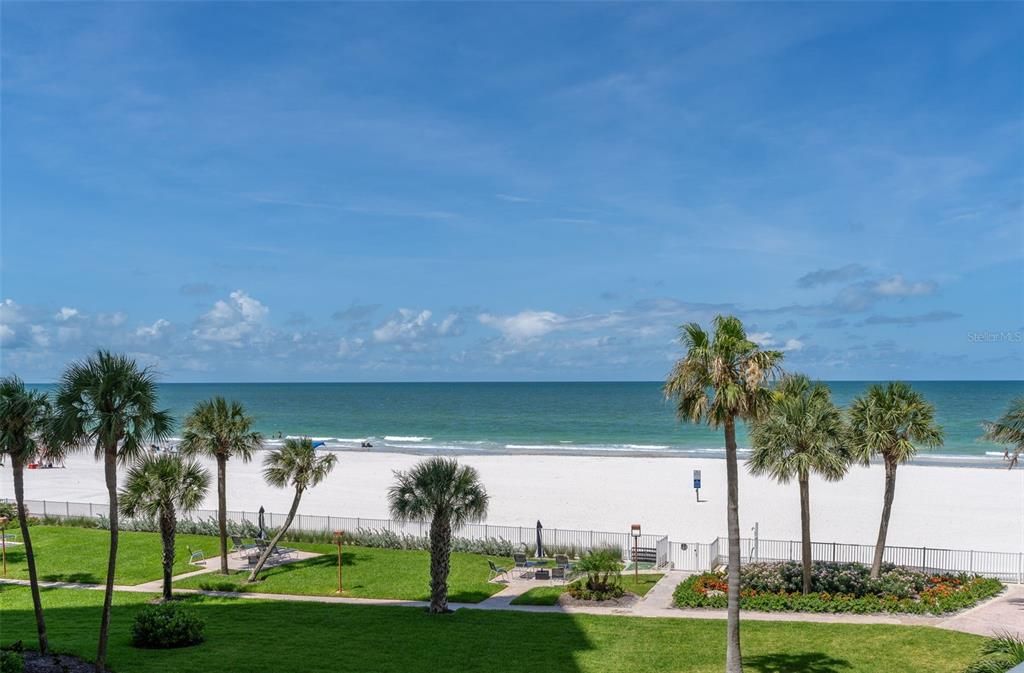 For Sale: $500,000 (1 beds, 1 baths, 1060 Square Feet)