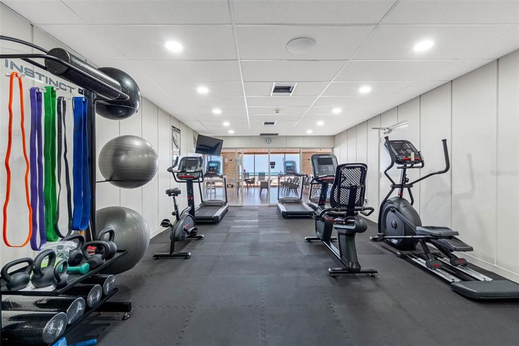 For Sale: $500,000 (1 beds, 1 baths, 1060 Square Feet)