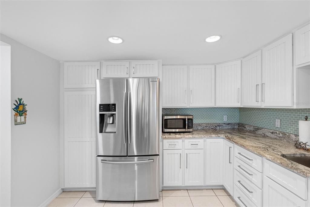 For Sale: $500,000 (1 beds, 1 baths, 1060 Square Feet)