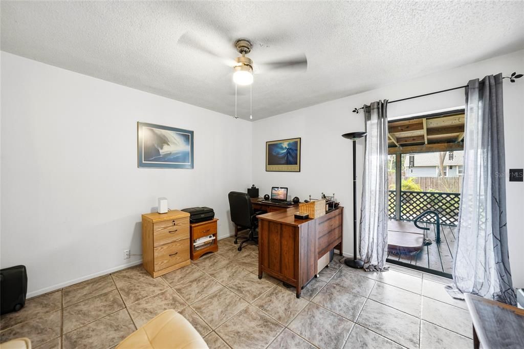 For Sale: $349,900 (2 beds, 2 baths, 1484 Square Feet)