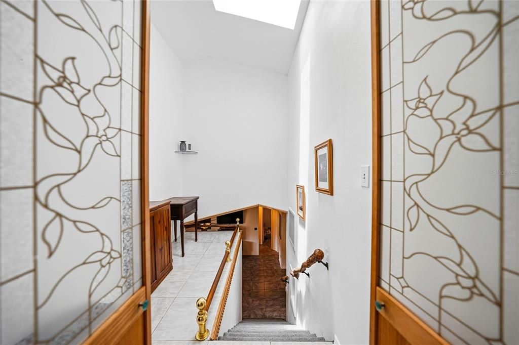 For Sale: $349,900 (2 beds, 2 baths, 1484 Square Feet)