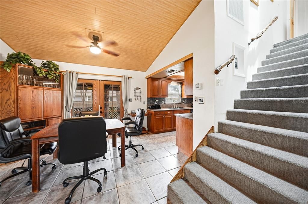 For Sale: $349,900 (2 beds, 2 baths, 1484 Square Feet)