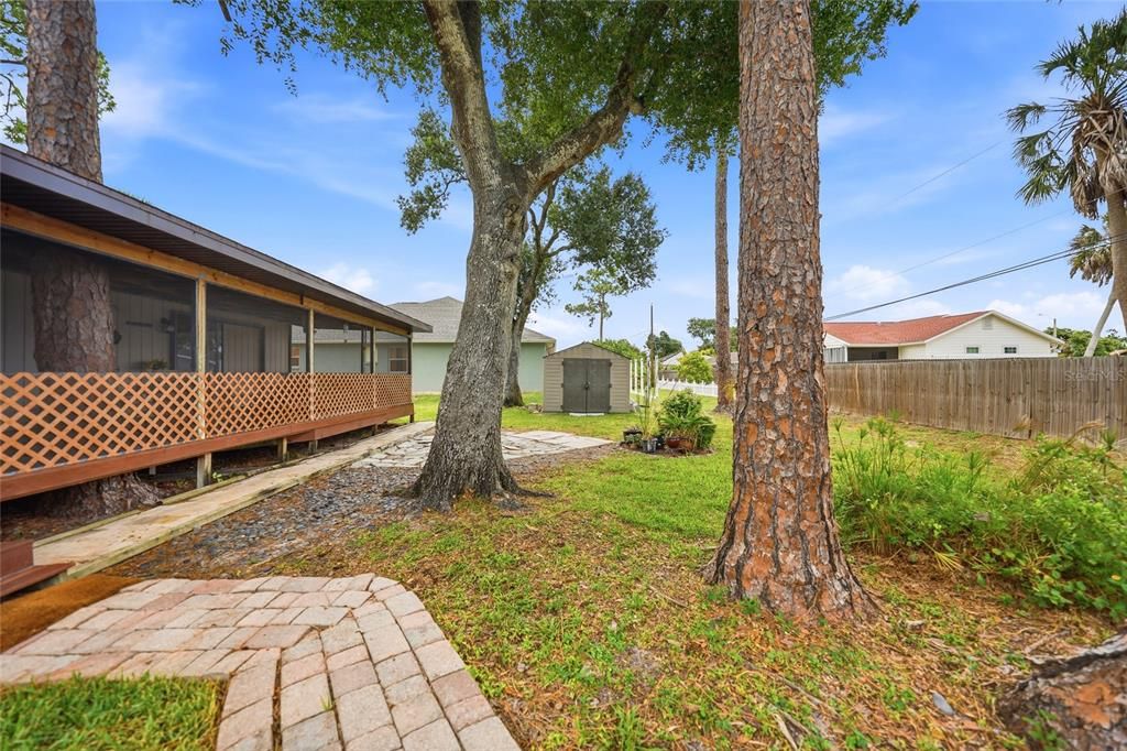 For Sale: $349,900 (2 beds, 2 baths, 1484 Square Feet)