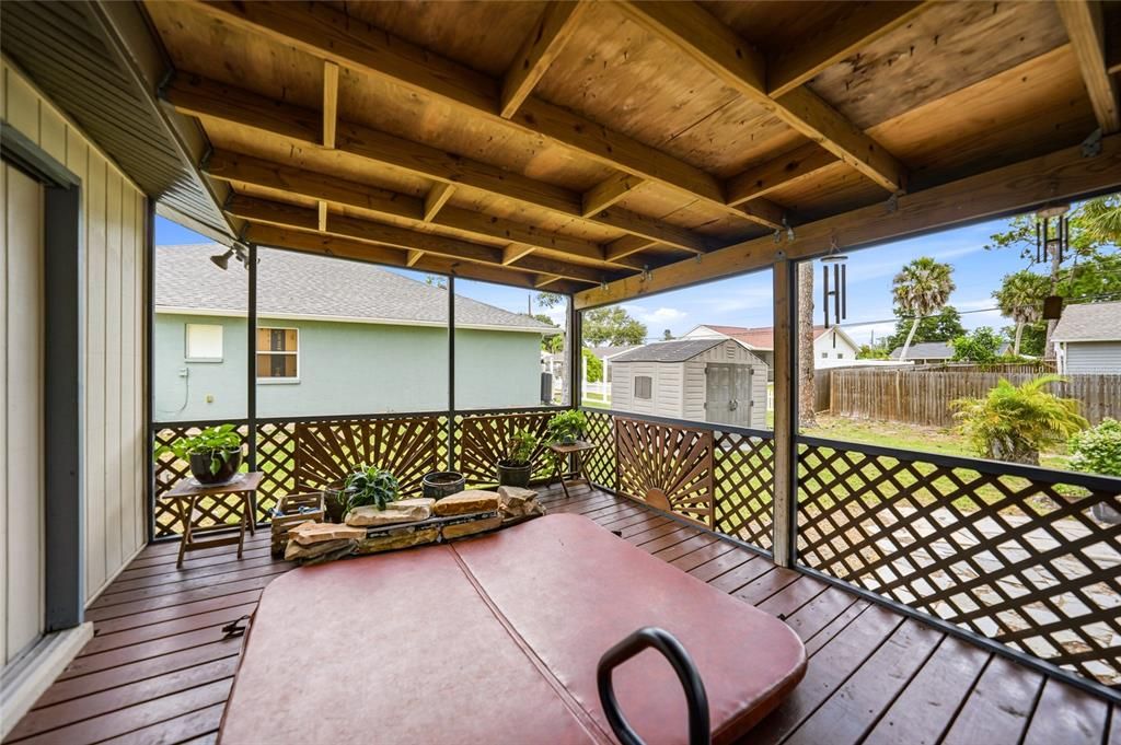For Sale: $349,900 (2 beds, 2 baths, 1484 Square Feet)
