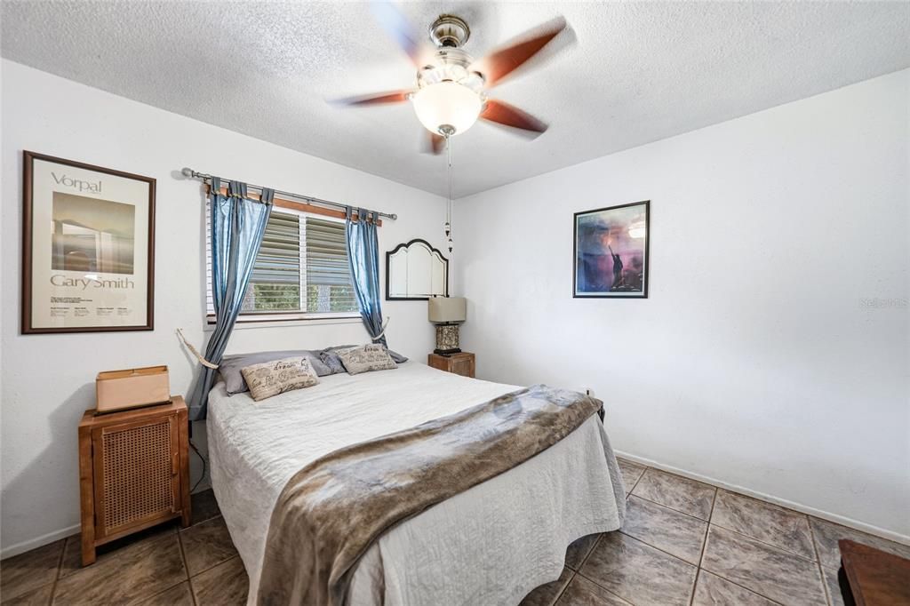For Sale: $349,900 (2 beds, 2 baths, 1484 Square Feet)