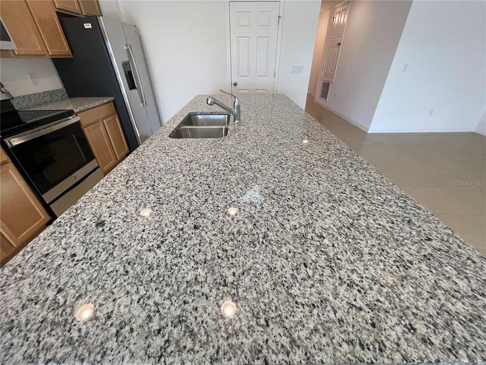 В аренду: $2,699 (4 спален, 3 ванн, 2126 Квадратных фут)