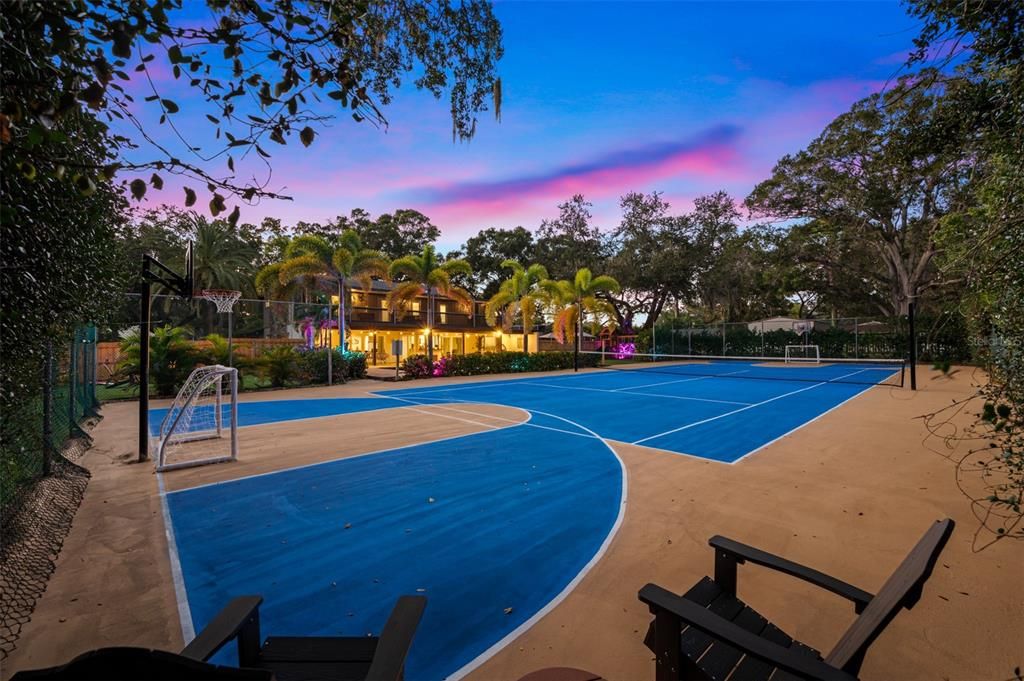For Sale: $1,750,000 (4 beds, 2 baths, 3384 Square Feet)