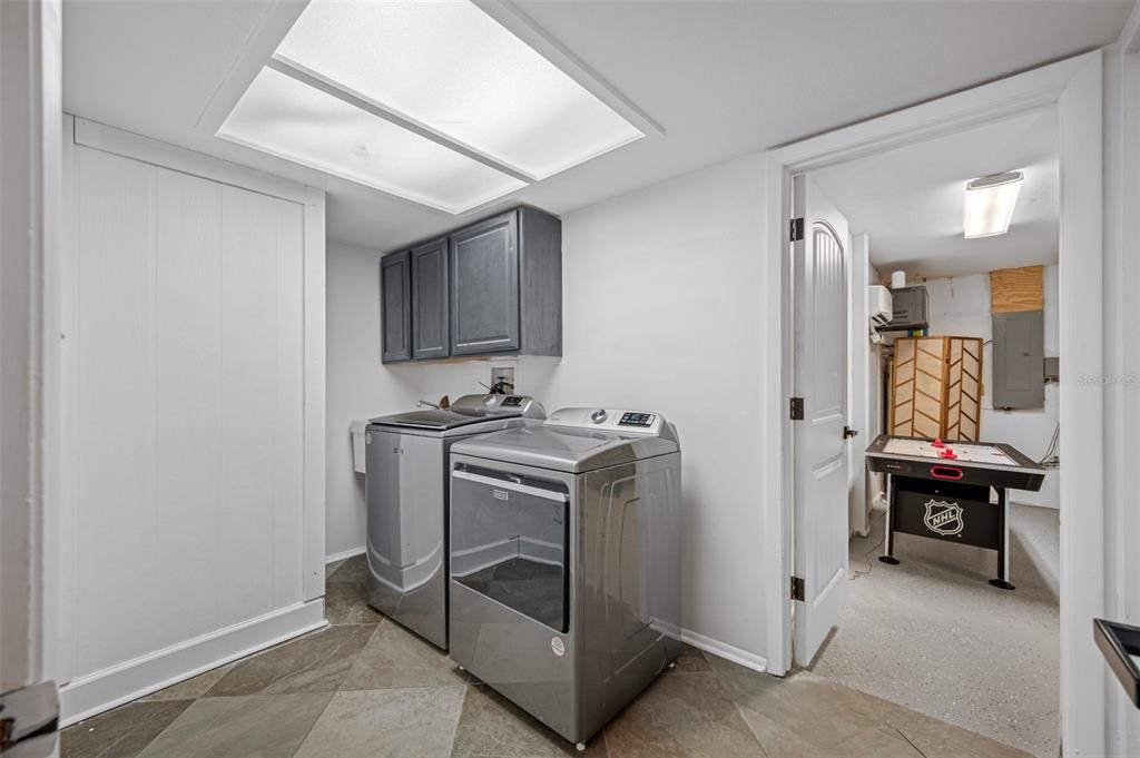 For Sale: $1,750,000 (4 beds, 2 baths, 3384 Square Feet)