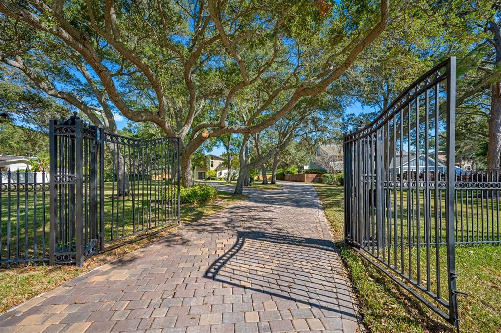 For Sale: $1,750,000 (4 beds, 2 baths, 3384 Square Feet)