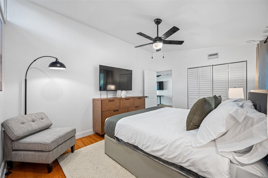 For Sale: $1,750,000 (4 beds, 2 baths, 3384 Square Feet)