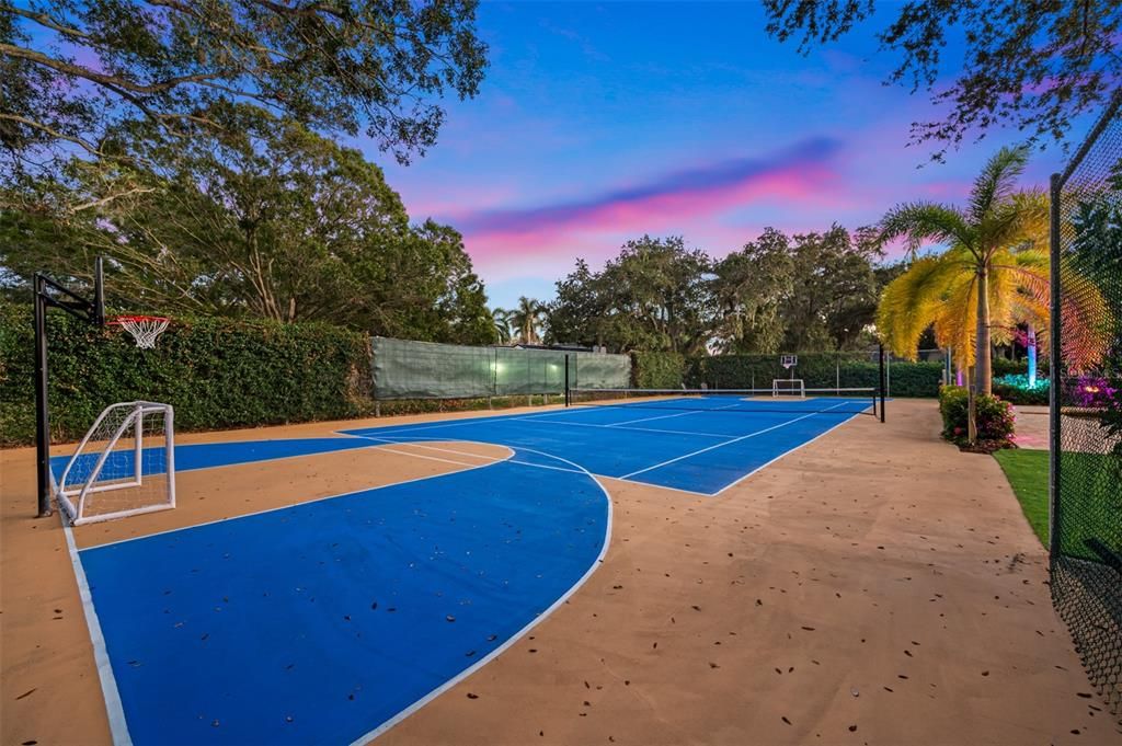 For Sale: $1,750,000 (4 beds, 2 baths, 3384 Square Feet)