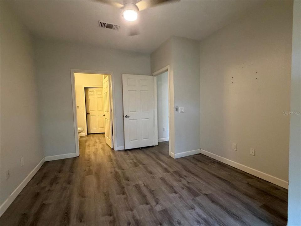 Active With Contract: $1,675 (1 beds, 1 baths, 645 Square Feet)