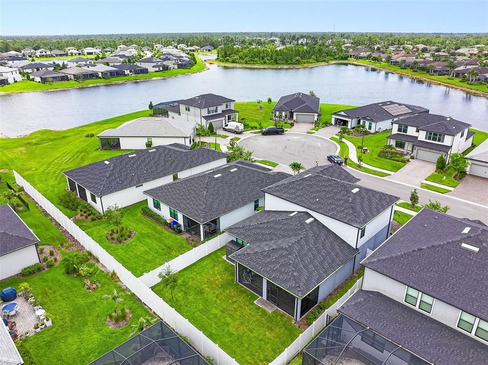 En Venta: $419,000 (4 camas, 2 baños, 2910 Pies cuadrados)