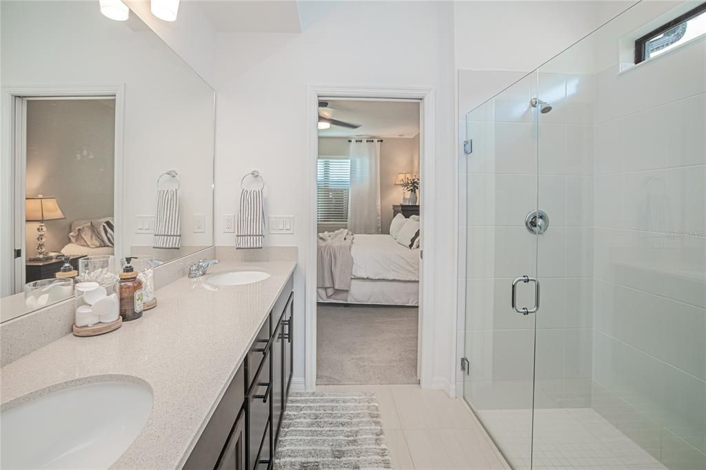 En Venta: $419,000 (4 camas, 2 baños, 2910 Pies cuadrados)