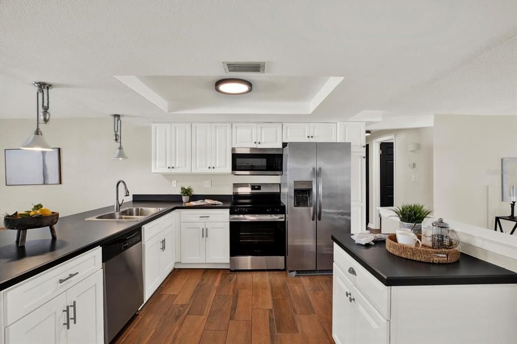 For Sale: $449,900 (3 beds, 2 baths, 1470 Square Feet)