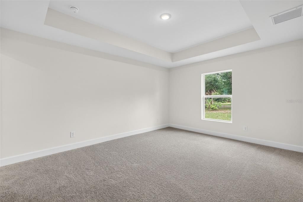 For Sale: $329,900 (3 beds, 3 baths, 1818 Square Feet)