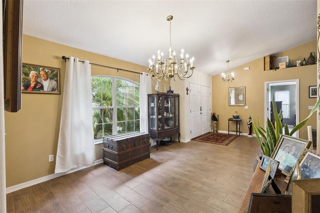 En Venta: $448,000 (3 camas, 2 baños, 2097 Pies cuadrados)