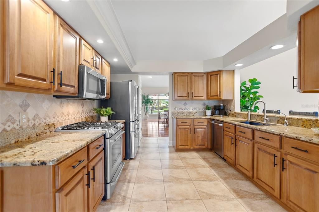 For Sale: $900,000 (4 beds, 3 baths, 2898 Square Feet)
