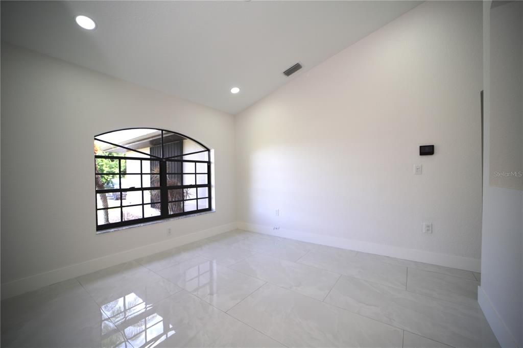 For Sale: $339,900 (3 beds, 2 baths, 1591 Square Feet)