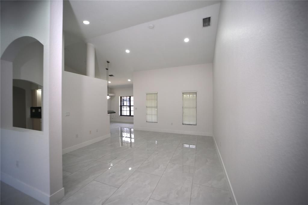 For Sale: $339,900 (3 beds, 2 baths, 1591 Square Feet)