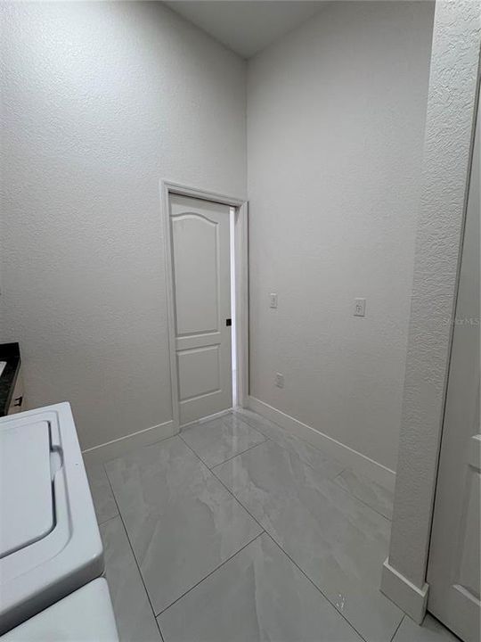 For Sale: $339,900 (3 beds, 2 baths, 1591 Square Feet)