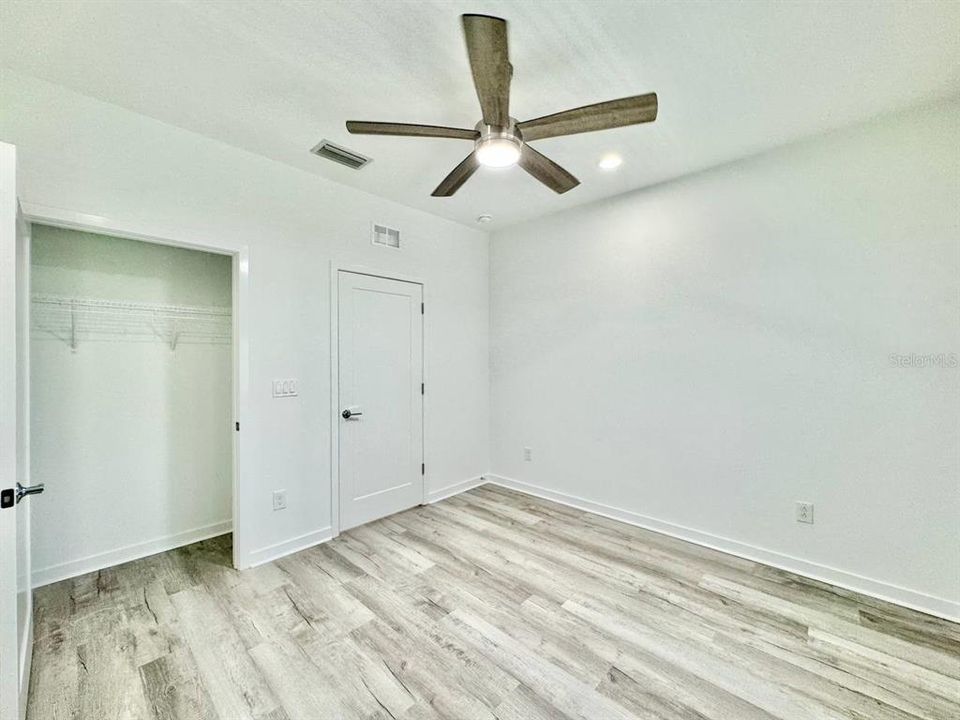 For Rent: $2,100 (3 beds, 3 baths, 1308 Square Feet)