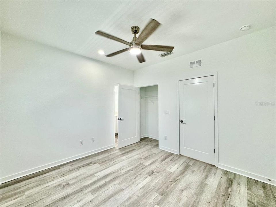 For Rent: $2,100 (3 beds, 3 baths, 1308 Square Feet)