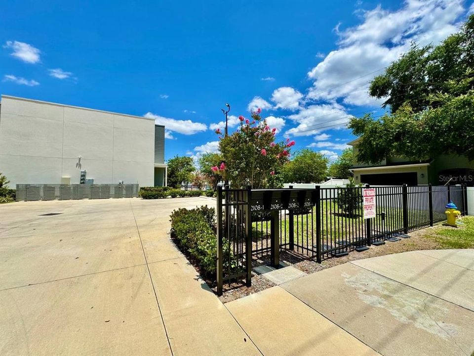 For Rent: $2,100 (3 beds, 3 baths, 1308 Square Feet)