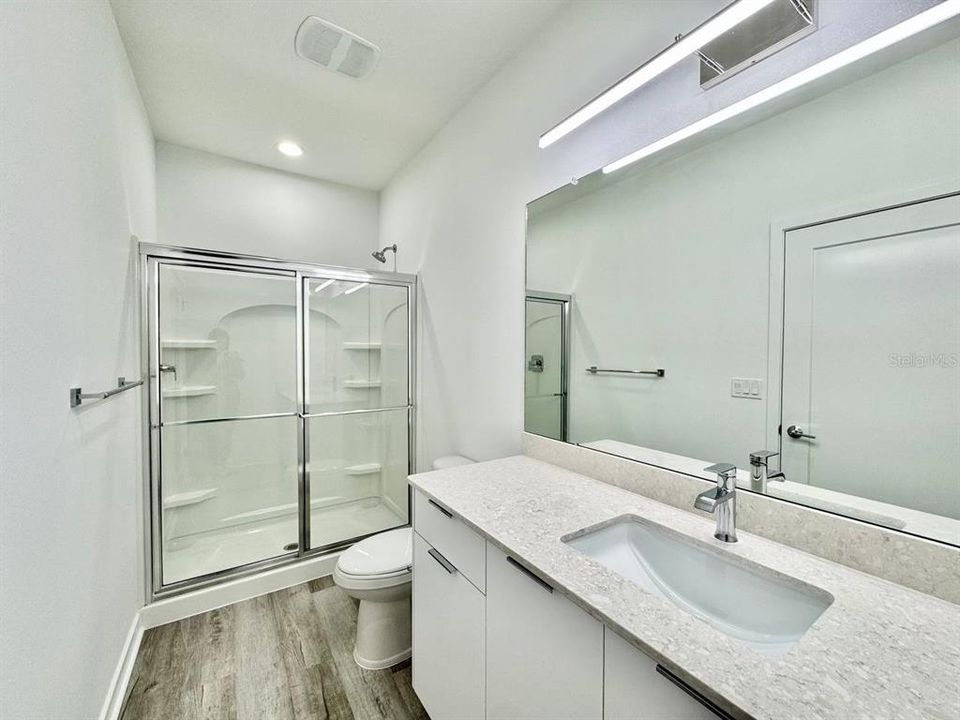 For Rent: $2,100 (3 beds, 3 baths, 1308 Square Feet)