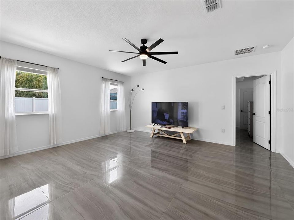 En Venta: $294,999 (3 camas, 2 baños, 1445 Pies cuadrados)